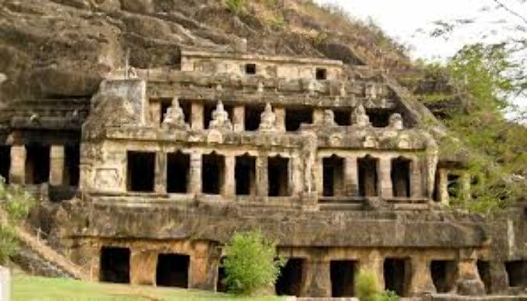 Mogalarajapuram Caves Trip Packages